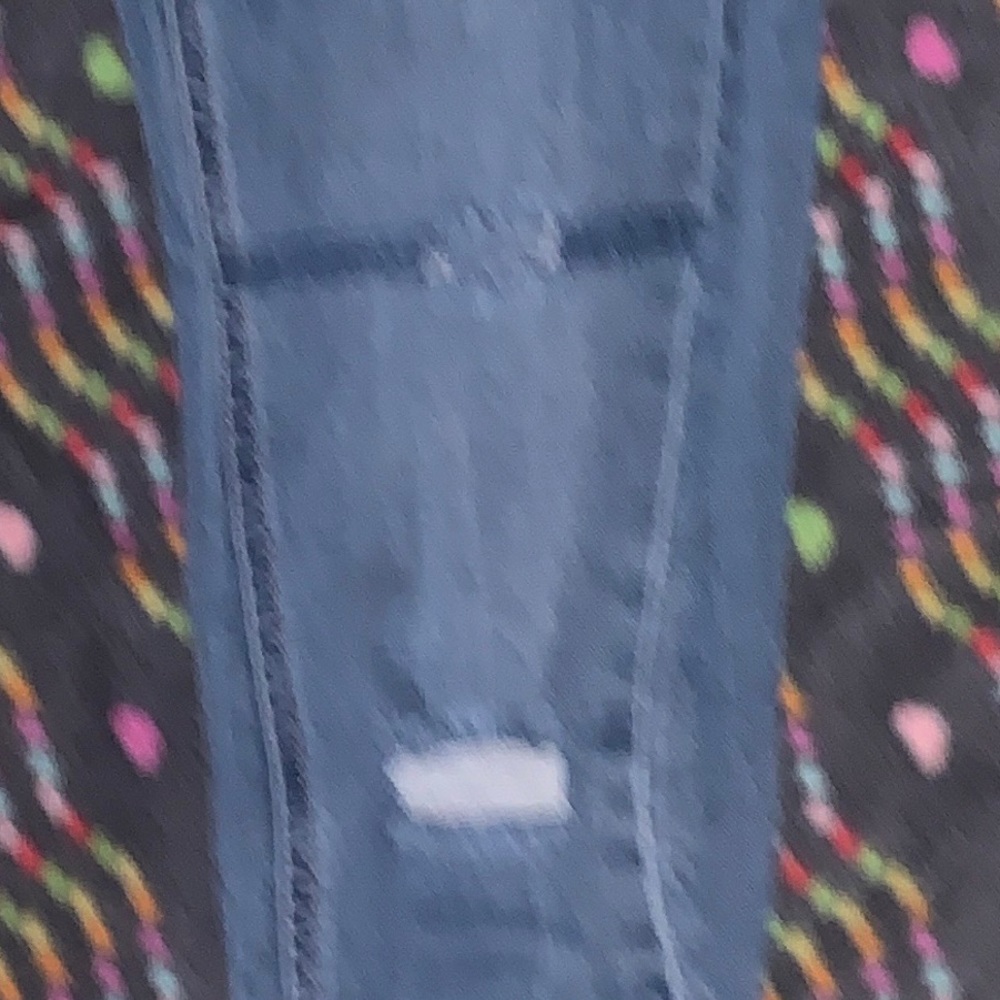 women’s ripped jeans
